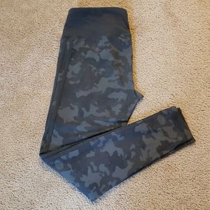 Camo leggings